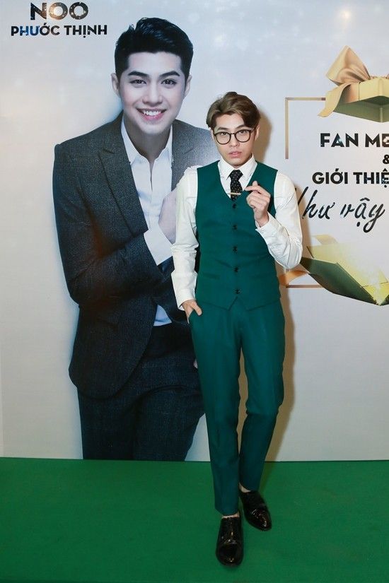 Noo Phước Thịnh xuất hiện bảnh bao tựa 'Soái ca ngôn tình' trong buổi họp fan.