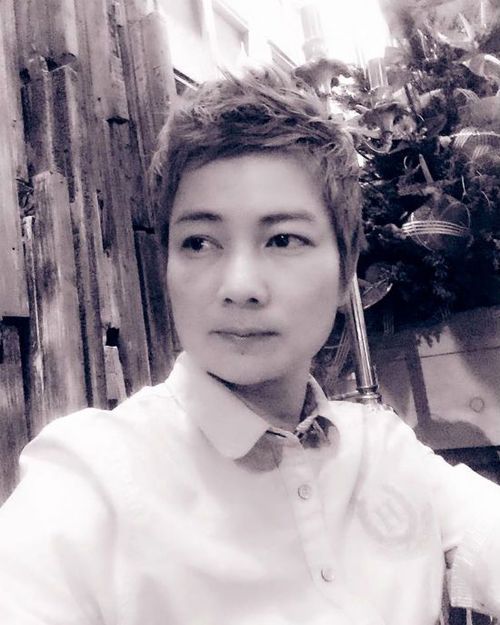 Thúy Vinh - bức hình được cô đính kèm theo status.
