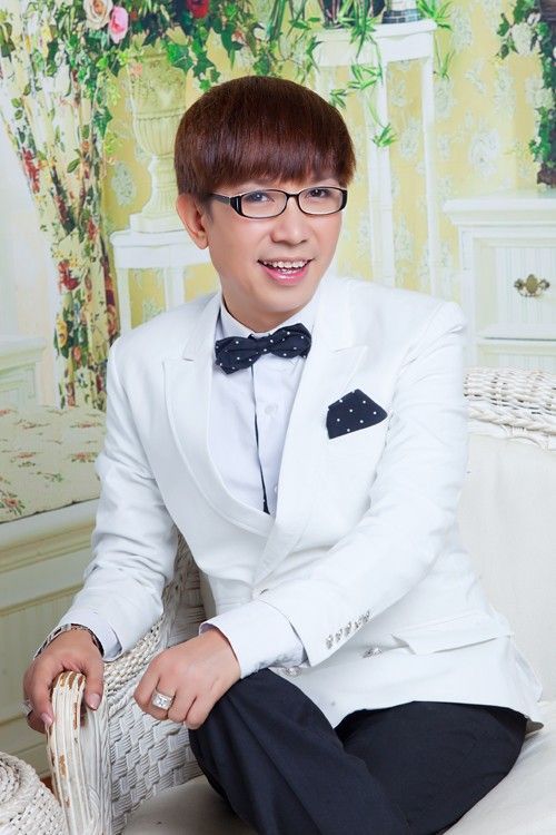 Ca sĩ Long Nhật.