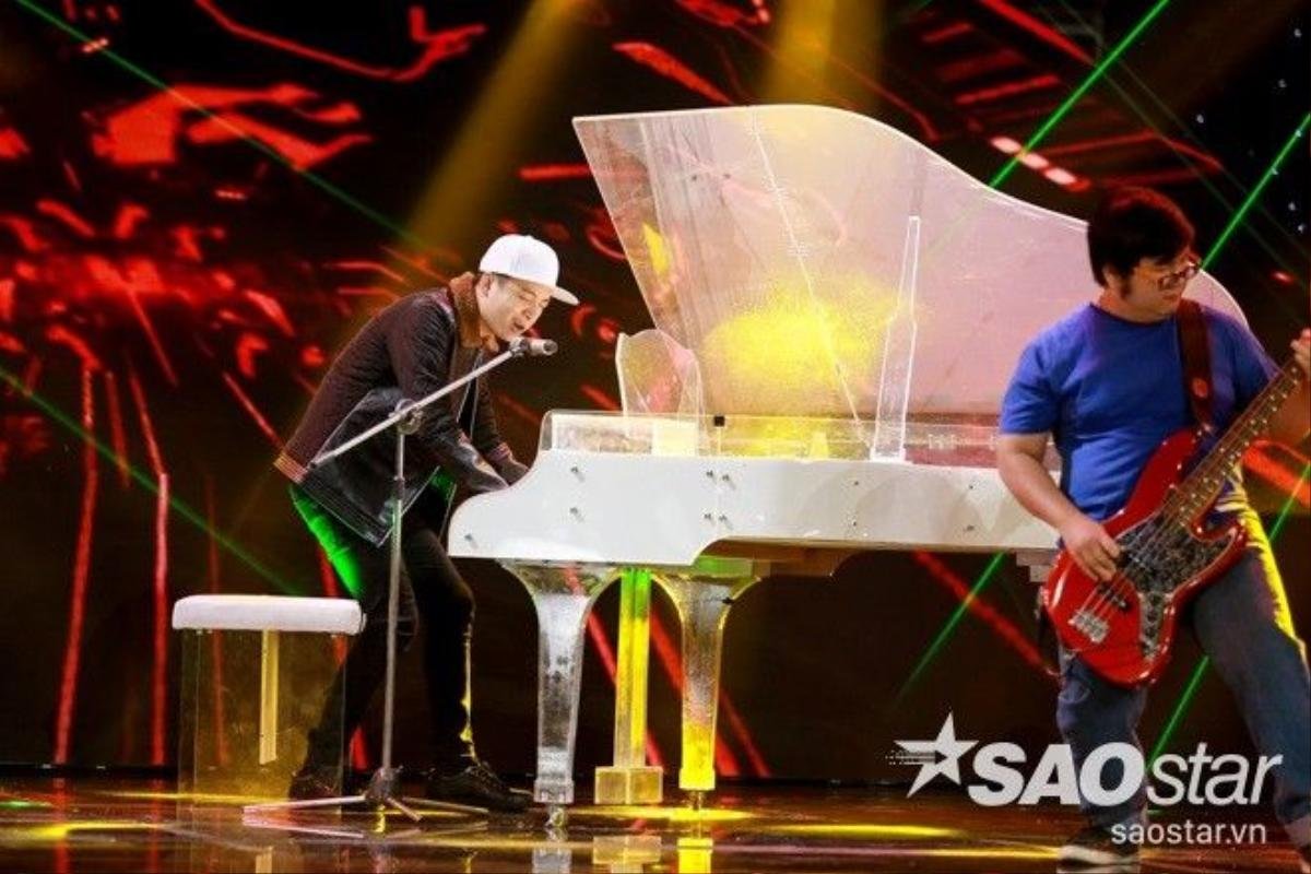 Nam ca sĩ Ngô Kiến Huy sẽ trổ tài chơi piano khi mash-up hai ca khúc nổi tiếng Chỉ là giấc mơ - Góc tối.